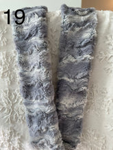 Load image into Gallery viewer, Scarves