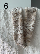 Load image into Gallery viewer, Scarves