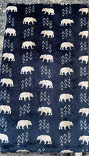 Load image into Gallery viewer, Dame dreamer polar bear and Starglazer iced chinchilla
