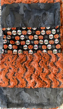 Load image into Gallery viewer, Dame strip Halloween skulls
