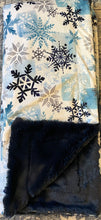 Load image into Gallery viewer, Countess dreamer blue snowflakes
