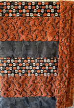 Load image into Gallery viewer, Dame strip Halloween skulls
