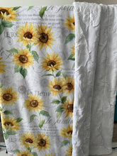 Load image into Gallery viewer, Dame dreamer French sunflower with seafoam hide
